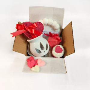 Valentine box σετ με κερί, σαπούνι, wax melts, τσιμεντένιο δισκάκι και καυστήρα. - κερί, σετ δώρου, αρωματικό σαπούνι