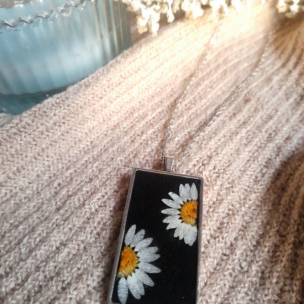 Μενταγιόν "white daisy" - μακριά, λουλούδι, ατσάλι