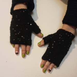 Γυναικεία χειροποίητα μαύρα γάντια με παγιέτες χωρίς δάκτυλα πλεγμένα με βελονάκι - πολυεστέρας, ακρυλικό, χειροποίητα - 2
