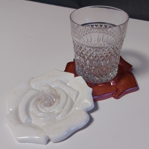 Σουβέρ τριαντάφυλλο από ρητίνη (σετ 2 τεμ.) (13cm) - ρητίνη, είδη σερβιρίσματος, πιατάκια & δίσκοι - 4
