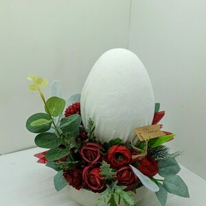 Αυγό πασχαλινό, λευκό βελούδινο με κεραμικό κασπω - κορίτσι, αυγό, διακοσμητικά, πασχαλινά αυγά διακοσμητικά, πασχαλινά δώρα - 2