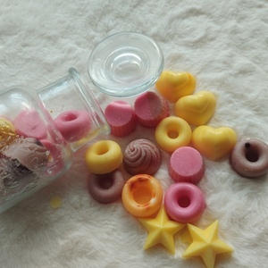 Wax melts από κερί σόγιας σε σχήμα μικρά donuts,σοκολατάκια και καρδουλες - αρωματικά κεριά, soy wax