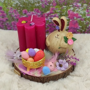 Πασχαλινή Σύνθεση με κεραμικό Λαγό, διακοσμητικά και μπορντώ κερί σε σχήμα λουλουδιού, πάνω σε κορμό ξύλου - διακοσμητικά, πασχαλινά δώρα - 3