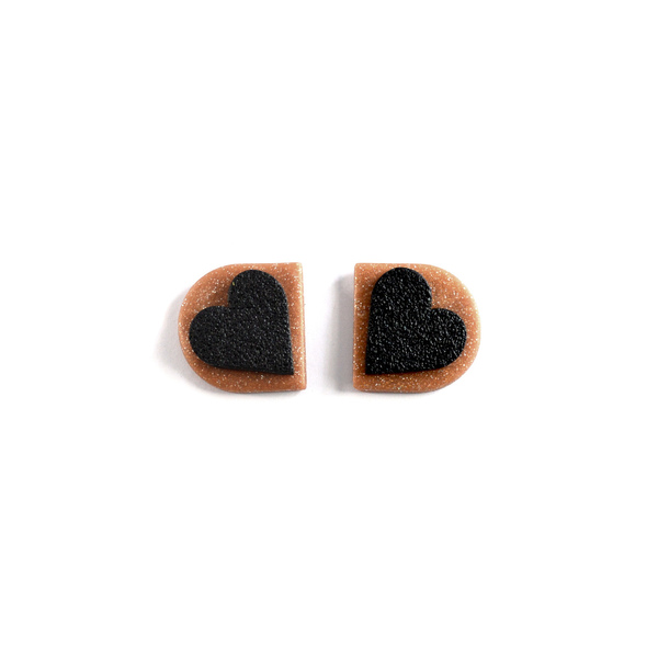 Μεγάλα κουμπωτά σκουλαρίκια με μαύρες καρδιές - καρδιά, πηλός, ατσάλι, μεγάλα σκουλαρίκια