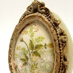 Διακοσμητικό λαδί κεραμικό αυγό Baroque σε ξύλινη βάση 17x8x8 - λουλούδια, αυγό, διακοσμητικά, άνοιξη - 4