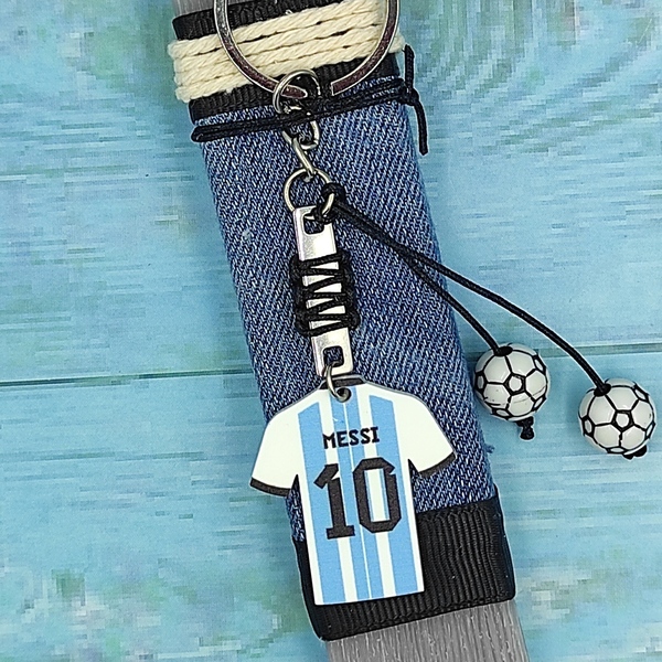 Αρωματική γκρι ξυστή πλακέ λαμπάδα 30cm με μπρελόκ ποδοσφαίρου με φανέλα "Messi" - λαμπάδες, ποδόσφαιρο, για παιδιά, σπορ και ομάδες - 3