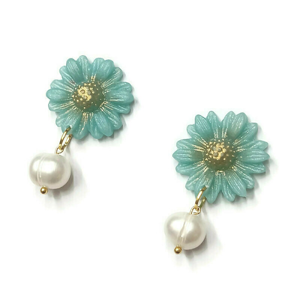 Flowers and pearls - Σκουλαρίκια μαργαρίτες από γαλάζιο πηλό και μαργαριτάρια - μαργαριτάρι, επιχρυσωμένα, πηλός, λουλούδι, ατσάλι - 2