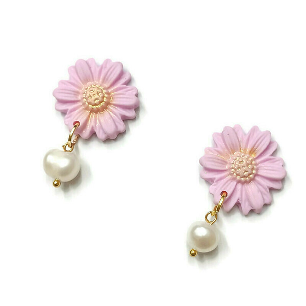 Flowers and pearls - Σκουλαρίκια μαργαρίτες από ροζ πηλό και μαργαριτάρια - μαργαριτάρι, επιχρυσωμένα, πηλός, λουλούδι, ατσάλι - 2