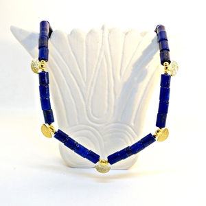 Κολιέ με lapis lazuli και επίχρυσα στοιχεία - ημιπολύτιμες πέτρες, επιχρυσωμένα, κοντά, ατσάλι
