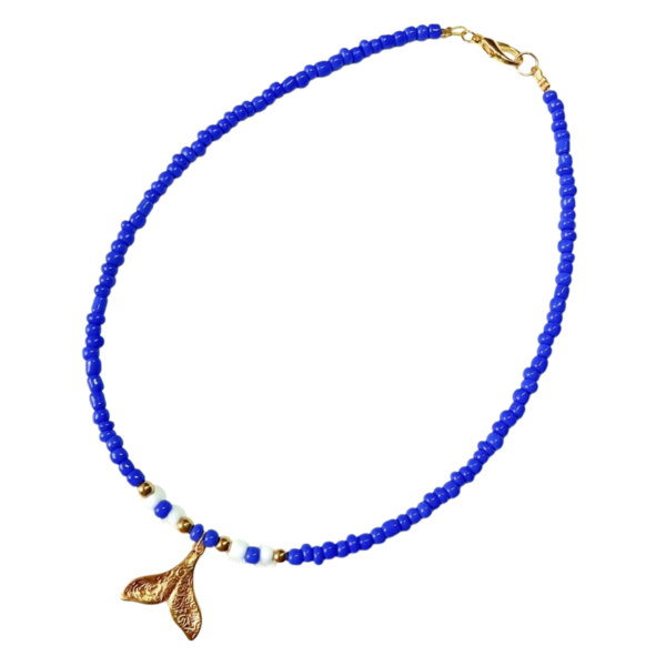 Μπλε κολιέ με γυάλινες χάντρες και επίχρυση ουρά δελφινιού - γυαλί, επιχρυσωμένα, χρυσό, ψάρι