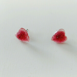 Σκουλαρίκια "Hearts" - κοκκινο, ρητίνη, ανοξείδωτο ατσάλι - μικρά, plexi glass, ατσάλι - 4