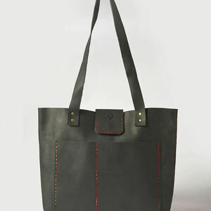 Γυναικεία χειροποίητη τσάντα ώμου Toya από δέρμα σε μαύρο χρώμα - δέρμα, ώμου, μεγάλες, all day