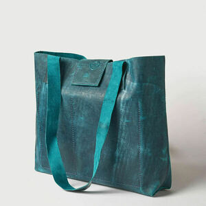 Γυναικεία χειροποίητη τσάντα ώμου Toya από δέρμα σε μπλε χρώμα - δέρμα, ώμου, μεγάλες, all day - 2