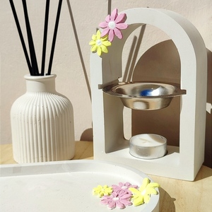 Καυστήρας για αιθέρια έλαια/Wax Melts σε φυσικό λευκό διακοσμημένο με λουλούδια από οικολογική ρητίνη / Jesmonite. - κερί, αρωματικά χώρου - 3
