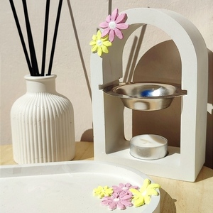 Καυστήρας για αιθέρια έλαια/Wax Melts σε φυσικό λευκό διακοσμημένο με λουλούδια με δίσκο από οικολογική ρητίνη / Jesmonite. - κερί, αρωματικά χώρου - 2
