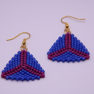 Κρεμαστά σκουλαρίκια από πολύχρωμες χάντρες με σχέδιο τρίγωνο - χάντρες, μικρά, ατσάλι, boho, φθηνά - 3
