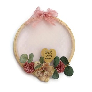 Διακοσμητικό Καδράκι με Τελάρο Κεντήματος, Λουλούδια και Καρδιά Μαμά The Pink Feather - στεφάνια, τελάρα κεντήματος, γιορτή της μητέρας
