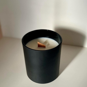 Χειροποίητο Αρωματικό Κερί Σόγιας σε Μαύρο Γυάλινο Βάζο 250gr - αρωματικά κεριά