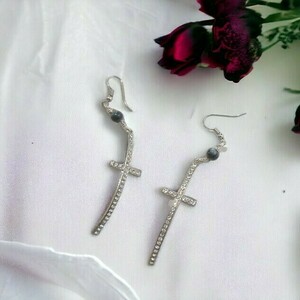 Σκουλαρίκι σταυρός με στρας και χάντρες, κρεμαστά Cross Earrings - στρας, σταυρός, ατσάλι, κρεμαστά, μεγάλα - 2