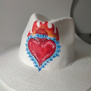 "Heart on fire" Καπέλο τύπου Πανάμα σε άσπρο χρώμα ζωγραφιεμο.στο χερι - ψάθινα - 2
