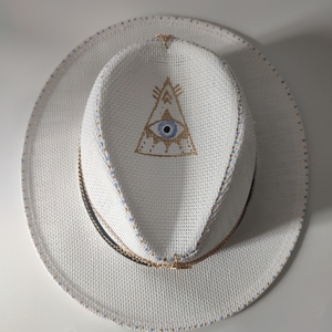 "Chain Eye" Καπέλο τύπου Παναμά σε χρώμα λευκό διακοσμημένο με αλυσιδα και charm evil eye - ψάθινα - 2