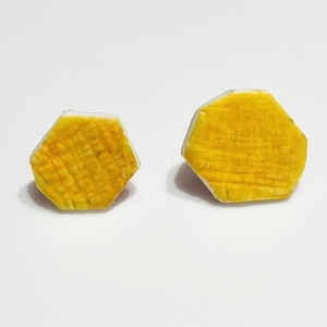 Fyki Polygonal Yellow Earrings Χειροποίητα Πολυγωνικά Καρφωτά Σκουλαρίκια Πολυμερικού Πηλού σε κίτρινο χρώμα - πηλός, μικρά, ατσάλι - 2