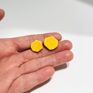 Fyki Polygonal Yellow Earrings Χειροποίητα Πολυγωνικά Καρφωτά Σκουλαρίκια Πολυμερικού Πηλού σε κίτρινο χρώμα - πηλός, μικρά, ατσάλι - 3