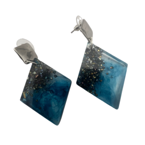 Σκουλαρικι γεωμετρικο ρομβος ρητινης με γεμισμα βαθυ μπλε και ημιπολυτιμες πετρες, 4cm, με κουμπωμα ασημι βαση τετραγωνη - ημιπολύτιμες πέτρες, γυαλί, ρητίνη, μεγάλα - 2