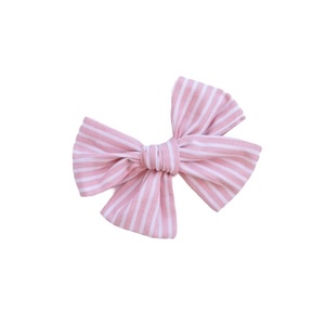Χειροποίητο φιογκάκι μαλλιών με κλιπ: ροζ-ριγέ - hair clips, 100% βαμβακερό